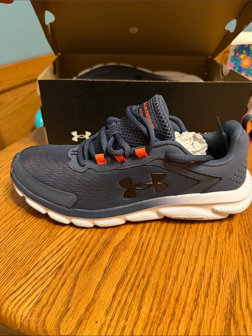 NWT Under Armour Navy and Orange Men’s Trainer Sneakers 8.5